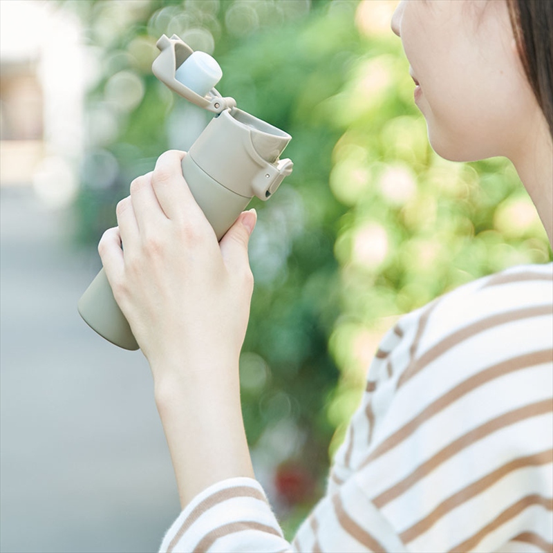 片手で飲めるワンタッチミニボトル140ml