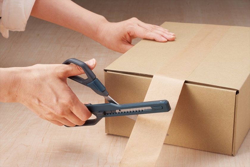 2in1 カッター付ハサミ｜ノベルティ・販促品・記念品・名入れグッズの