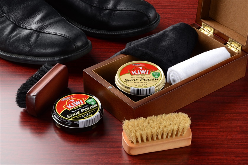 KIWI SHOE SHINE KIT 靴磨きセット - 玄関用・靴箱用