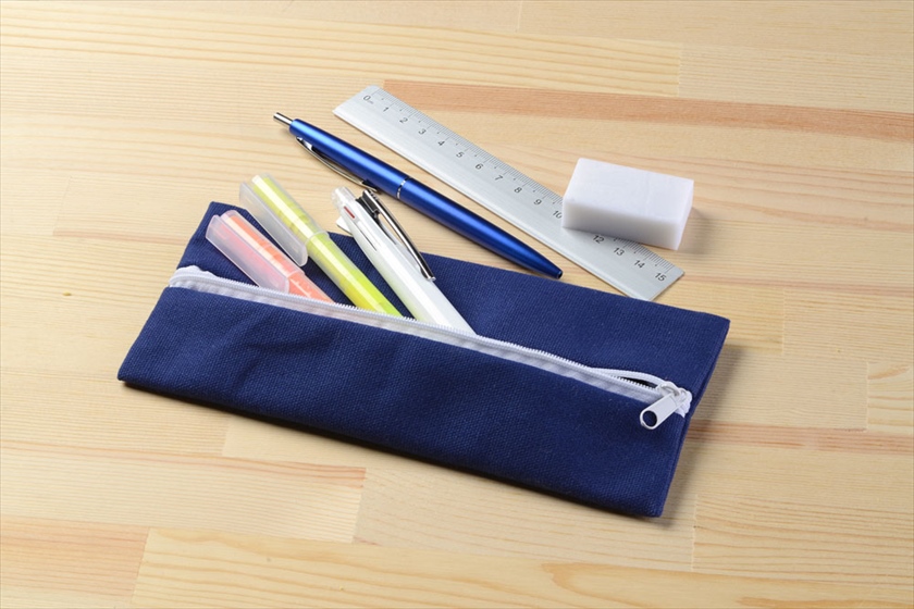 キャンバスペンケース